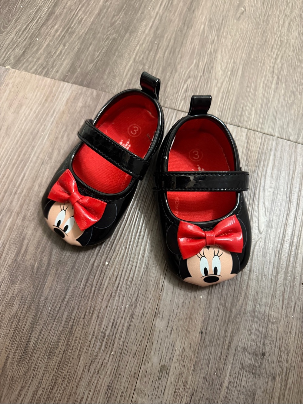 Girls Minnie Mouse Black and Red Mary Jane Shoes- size 3- never used